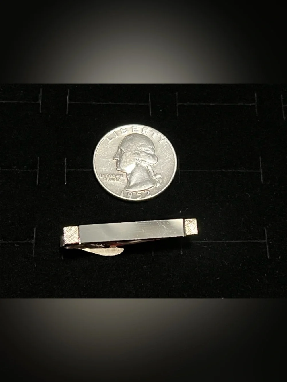 Men's Silver-Tone Black Onyx Tie Bar - Classic Polished Finish